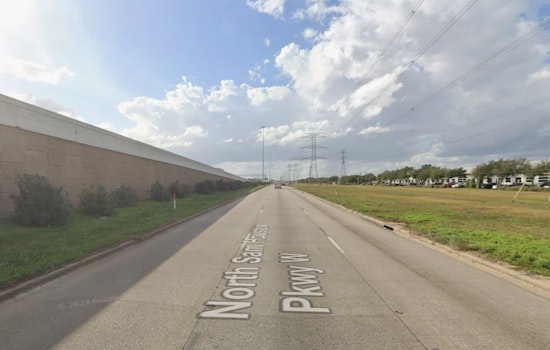 Gunman Bolts With Cash After Beltway 8 Business Heist