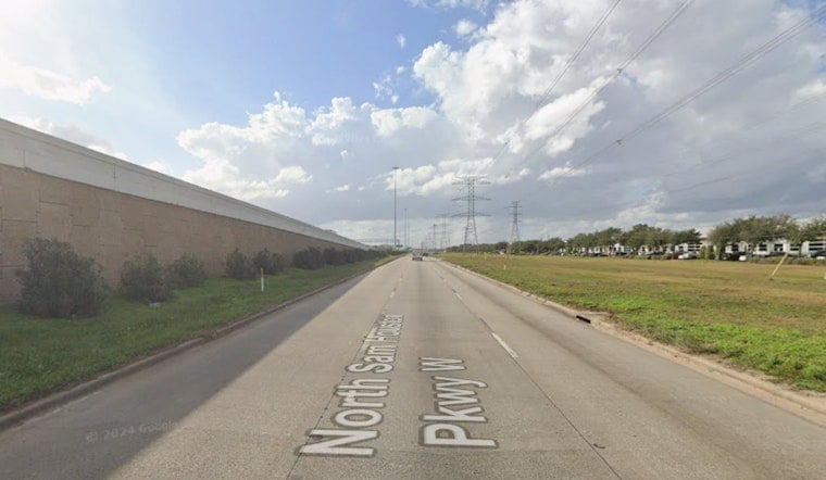 Gunman Bolts With Cash After Beltway 8 Business Heist