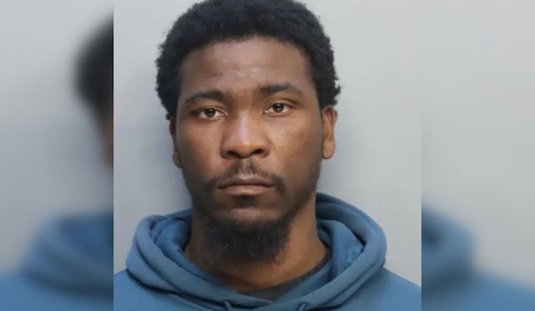 Bathroom Creeper Busted At Miami Dade College After Women Spot Secret Phone