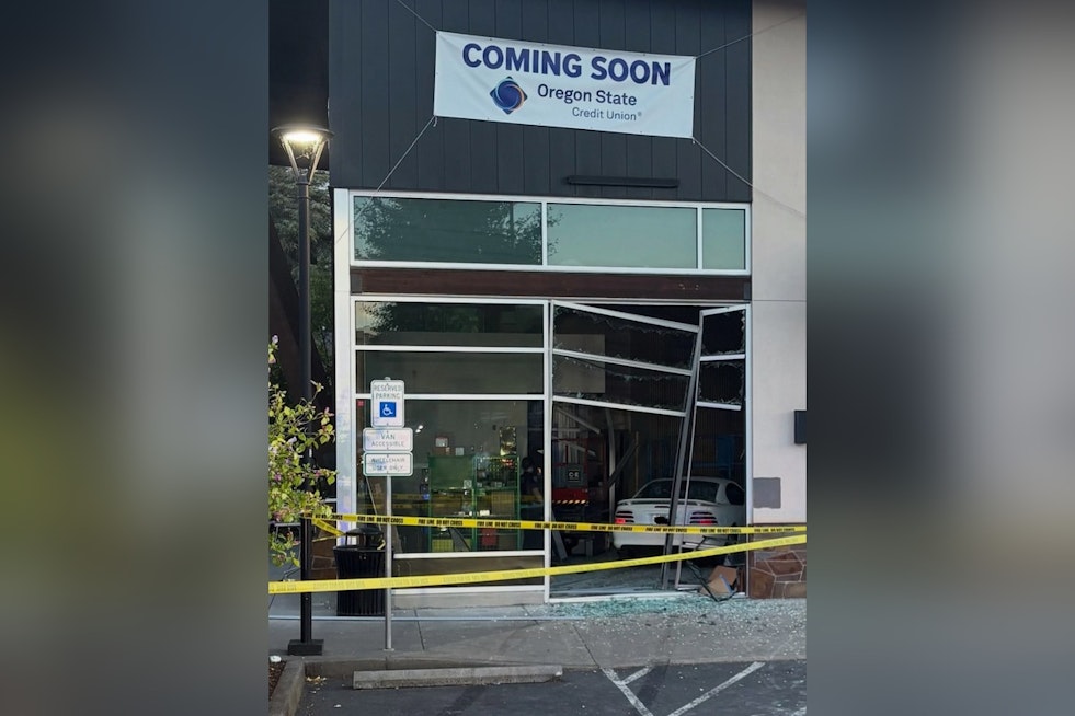 Beer Heist Mustang Crashes Into Beaverton Credit Union Site