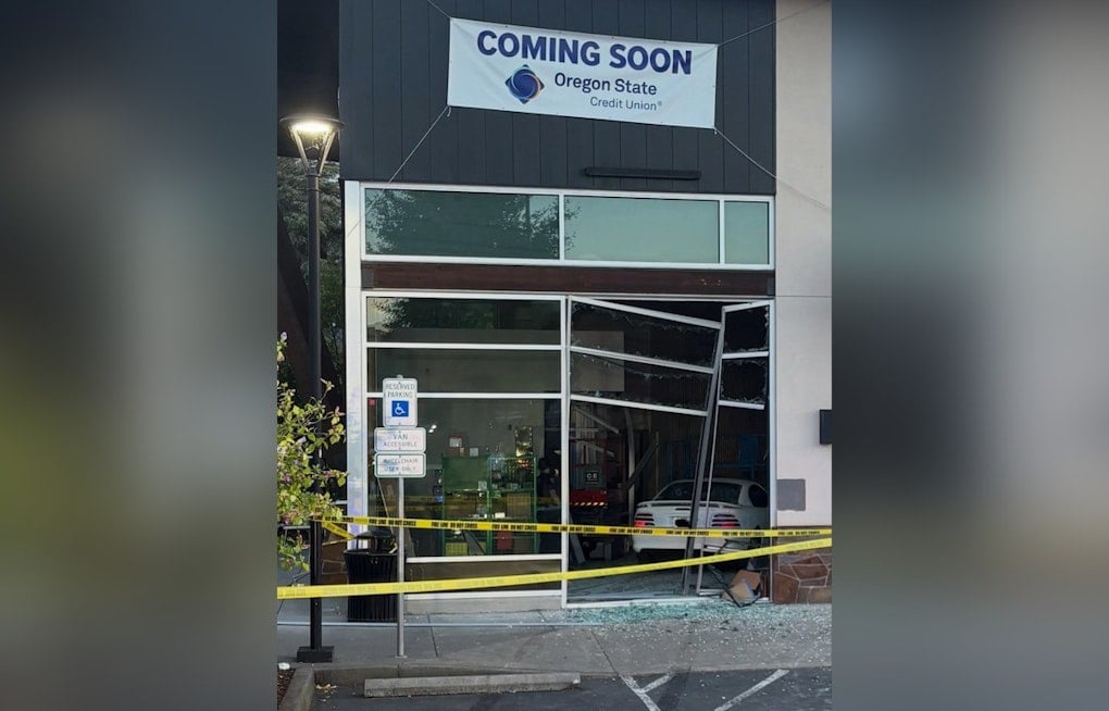 Beer Heist Mustang Crashes Into Beaverton Credit Union Site