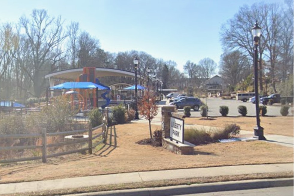 Big & Rich Saddle Up For Free Mooresville BBQ Blowout