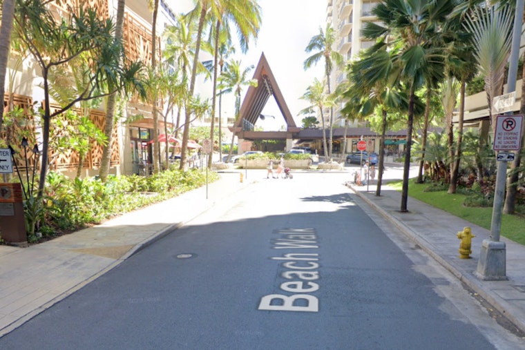 Bloodshed on Waikiki Beach Walk: Man Stabbed, Rushed to Hospital