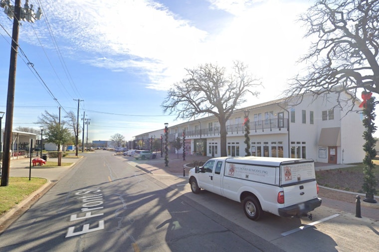 Blue Mint Thai Bets Big on Arlington's Entertainment Strip
