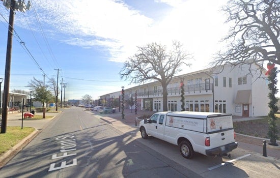 Blue Mint Thai Bets Big on Arlington's Entertainment Strip