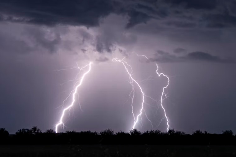 Boaters Flee Kerr Lake as Midnight Storms Slam Vance and Warren
