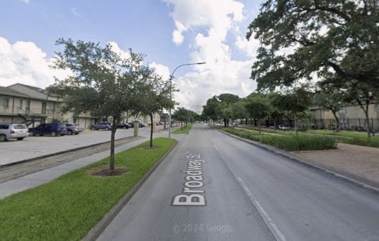 Broadway Bloodshed As Man Gunned Down On Southeast Houston Street