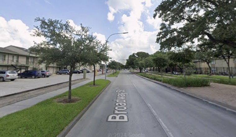 Broadway Bloodshed As Man Gunned Down On Southeast Houston Street