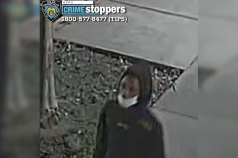 Bronx Gunman Sought After 2 A.M. Mugging Near Overing Avenue