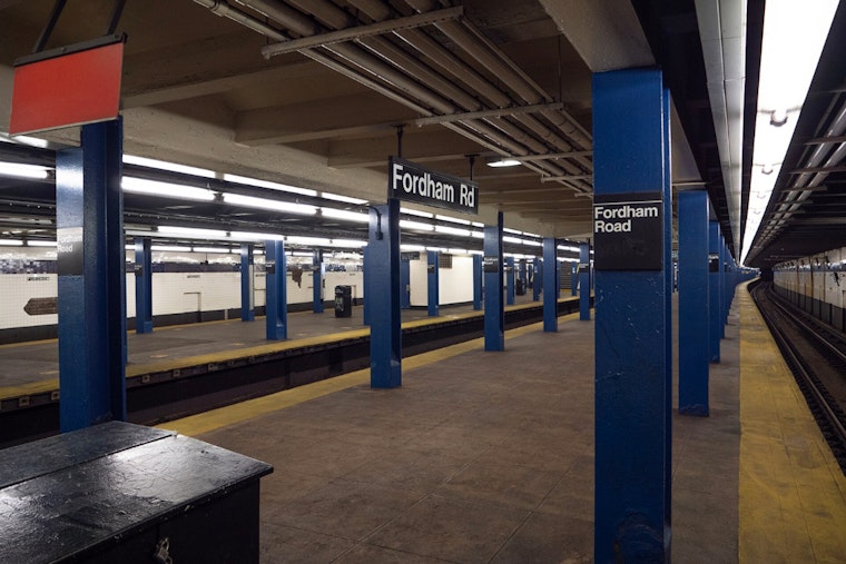 Bronx Subway Horror as Cops Hunt Man Who Shoved Rider Into Train