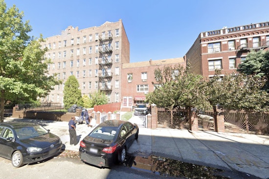 Brooklyn Heights Tenants Say Crumbling Landmark Is Pushing Them Out