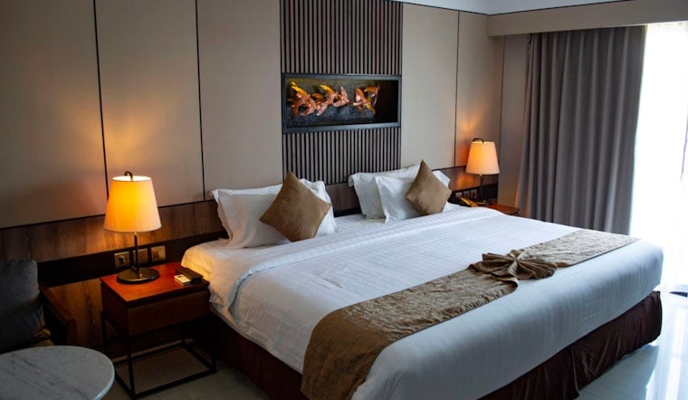 Brooklyn Hotel’s ‘Queen’ Room Sparks $922 Fight Over Filthy Full Beds