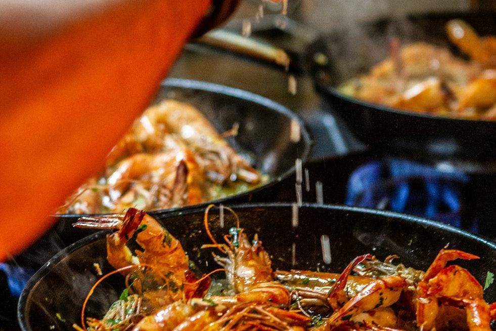 Brooklyn Park Gets Spicy as Blu Cajun Boil Fires Up Zane Avenue