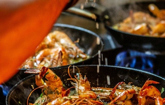 Brooklyn Park Gets Spicy as Blu Cajun Boil Fires Up Zane Avenue