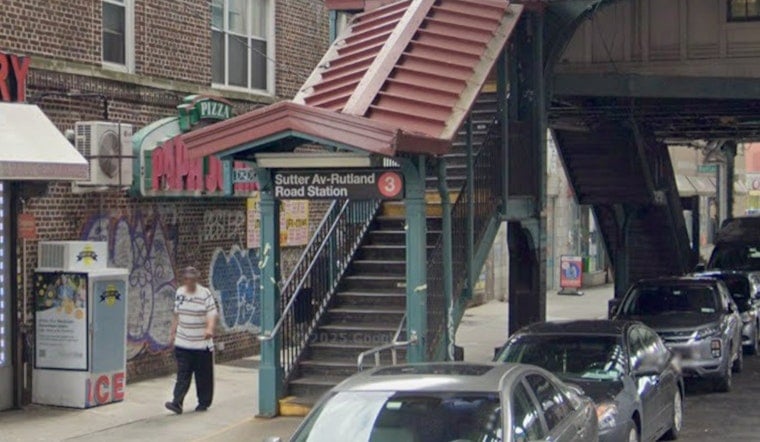 Brownsville Subway Staircase Horror As Rider Stabbed In The Back