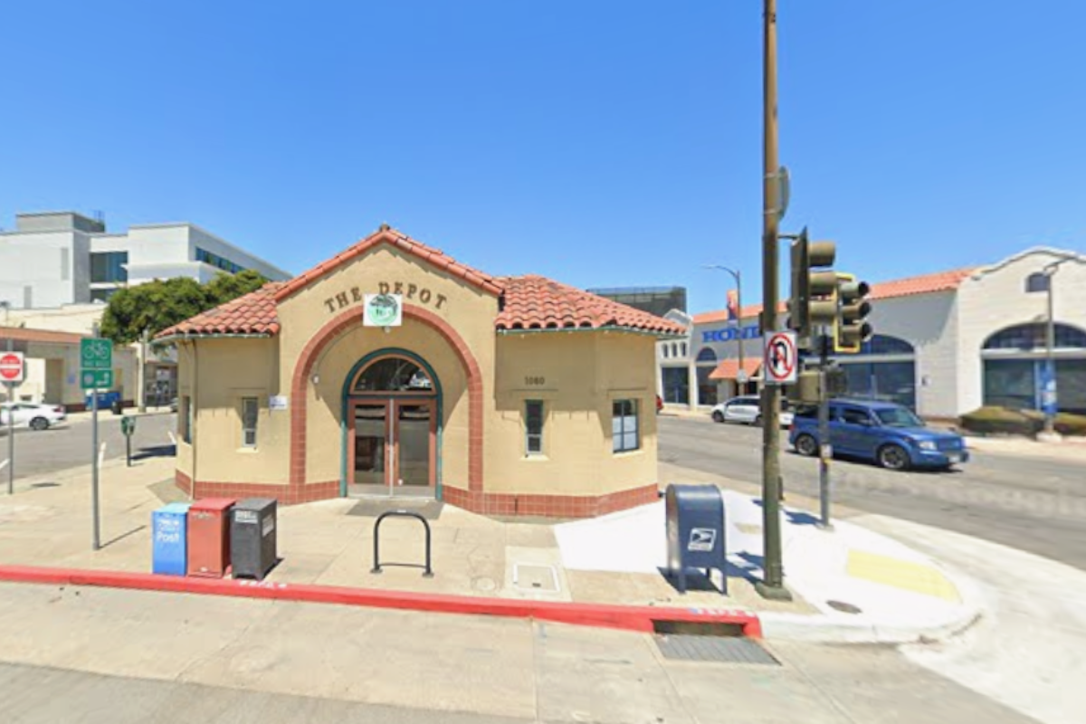 Burlingame Favorite Gigi's Snags Tiny Old Bus Depot By Caltrain