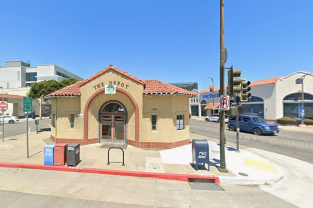 Burlingame Favorite Gigi’s Snags Tiny Old Bus Depot By Caltrain
