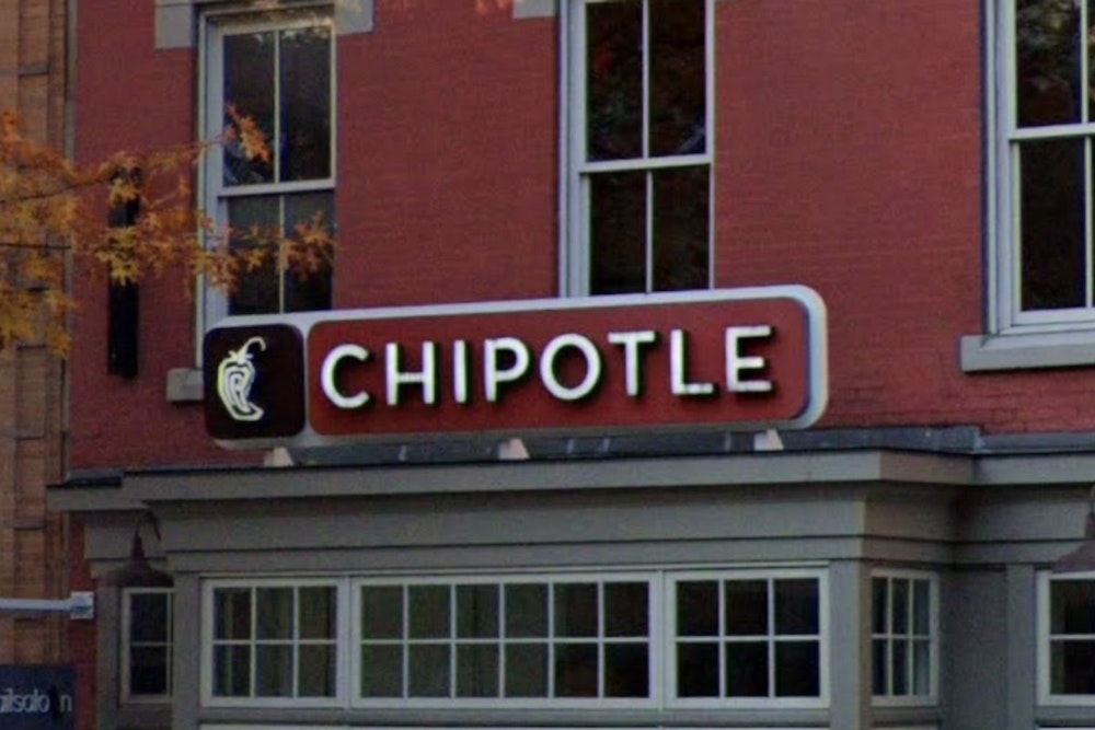 Burrito Giant Rolls Into Gainesville’s Stonewall Shops