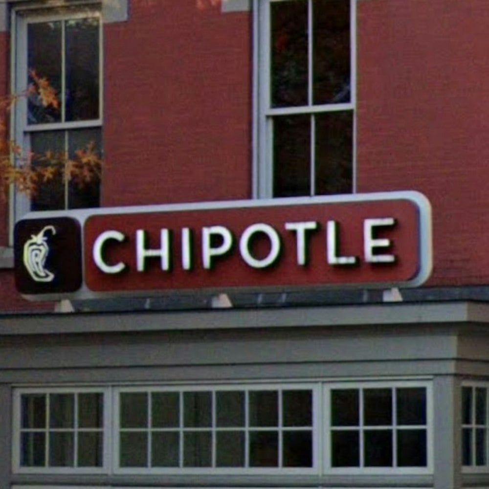 Burrito Giant Rolls Into Gainesville’s Stonewall Shops