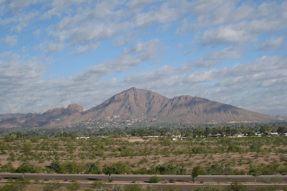 Camelback Chaos As Phoenix Crews Yank Overheated Hiker Off Scorching Trail