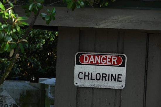 Carver Park Chlorine Scare Sends Three Firefighters, Civilian To Milwaukee Hospital