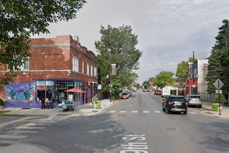 Chicago Lawn Smoke Shop Caught In Brazen Break-In Video