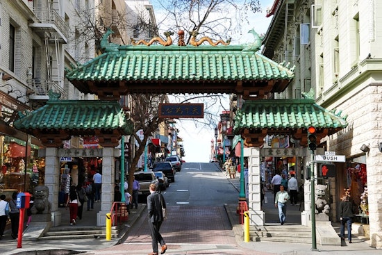 Chinatown Parking Showdown: SFMTA Juggles Curb Chaos And Muni Lane On Clay