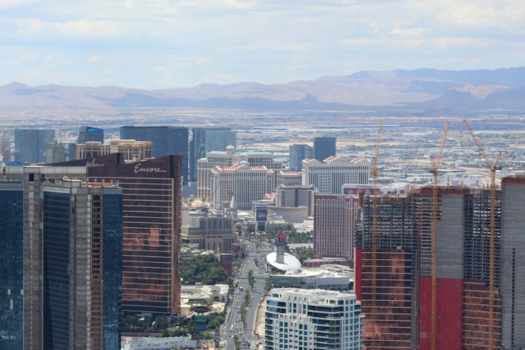 Clark County Paychecks Come Up Short As Workers Pull In $1.3K A Week