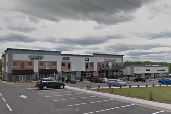 Concord’s New Cigar Hangout Tees Up Bourbon Pours And Indoor Fairways