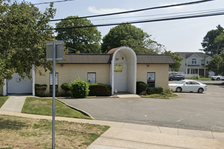 Cops Hit Hicksville Strip Of Spas In Vice Sweep, Eight Women Nabbed