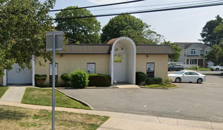 Cops Hit Hicksville Strip Of Spas In Vice Sweep, Eight Women Nabbed