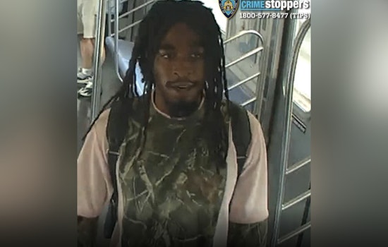 Cops Hunt Suspect In Queens 7 Train Pocketknife Assault
