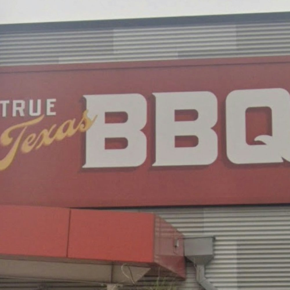 Corpus Christi H‑E‑B Fires Up Smoky Saratoga Makeover With In‑Store BBQ