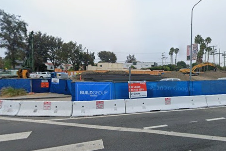Crane Invasion As Apres Beverly Grove Muscles Into Beverly Center’s Backyard