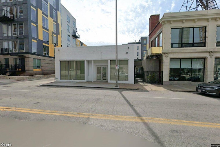 Crossroads Cult Smash Burger Sauced Stages Big Comeback Across The Street