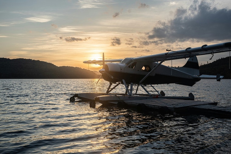 Crowd Watches In Shock As Seaplane Splashes Into East River, All 10 Survive