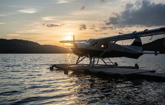 Crowd Watches In Shock As Seaplane Splashes Into East River, All 10 Survive