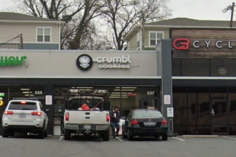 South Charlotte Crumbl Melts Down As Staff Do Hair Beside Cookie Prep