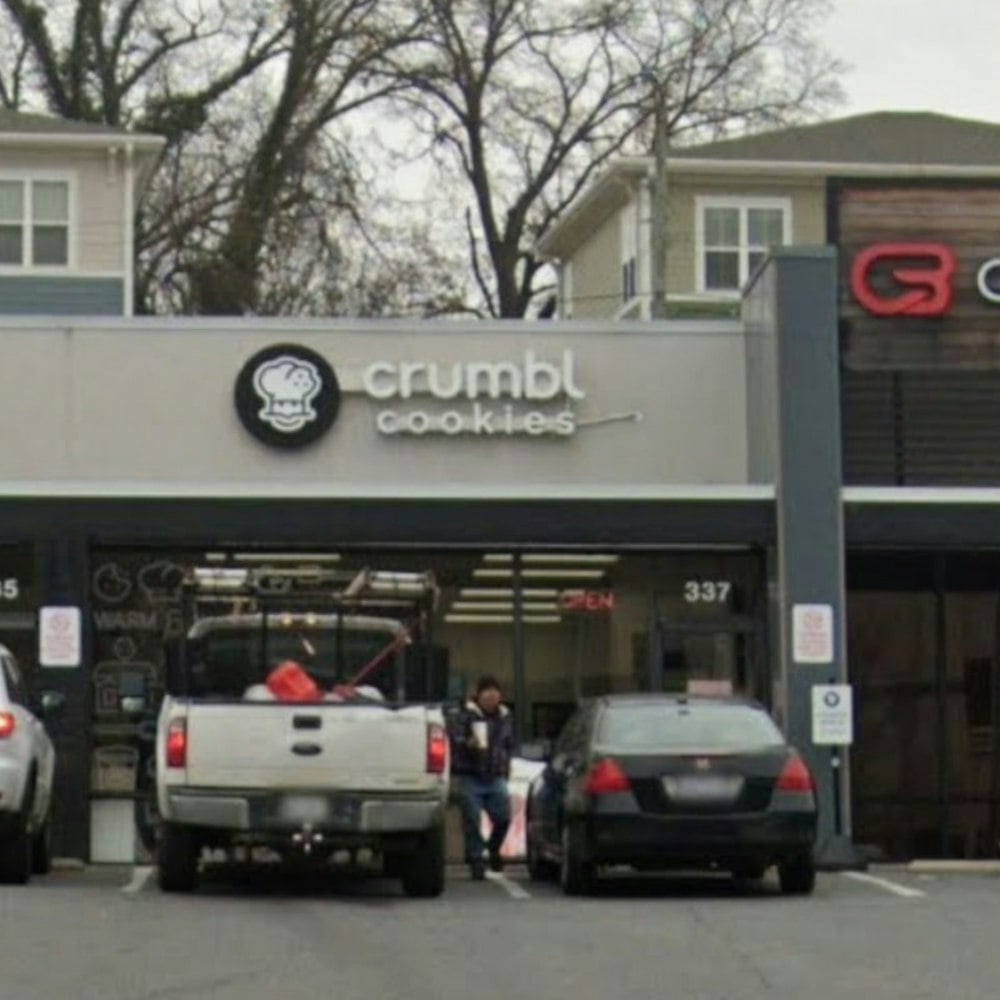 South Charlotte Crumbl Melts Down As Staff Do Hair Beside Cookie Prep