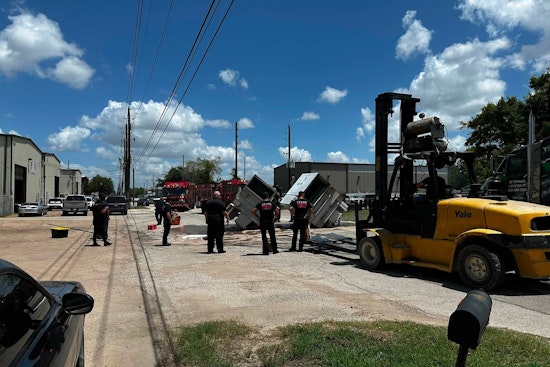 Cunningham Chaos As Big Rig Drops Two Giant Transformers In Northwest Houston