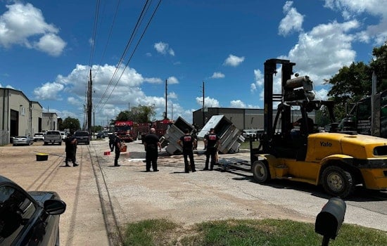 Cunningham Chaos As Big Rig Drops Two Giant Transformers In Northwest Houston