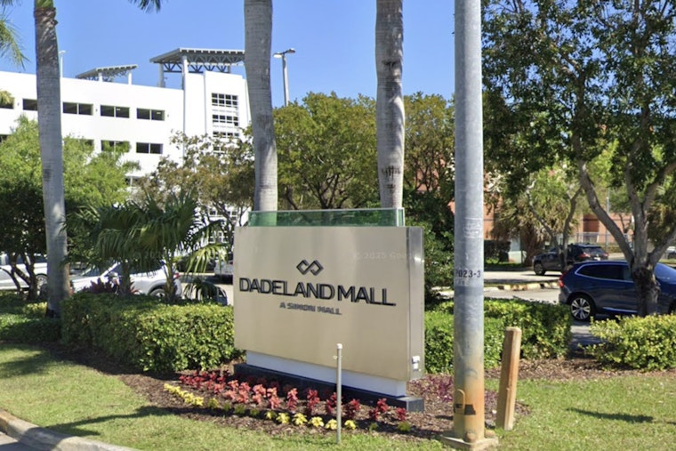 Dadeland Mall Bags Sleek New Shops As Kendall Crowds Surge