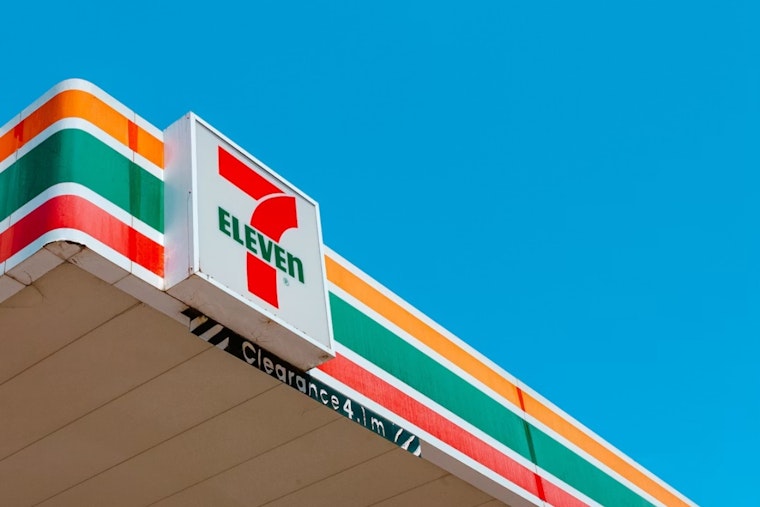 Dallas 7‑Eleven Sues To Put Nike’s ‘7‑Eleven’ Air Max On Ice