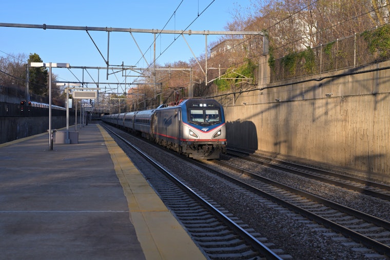 D.C. Signal Snafu Leaves Amtrak Riders Stuck and Steaming