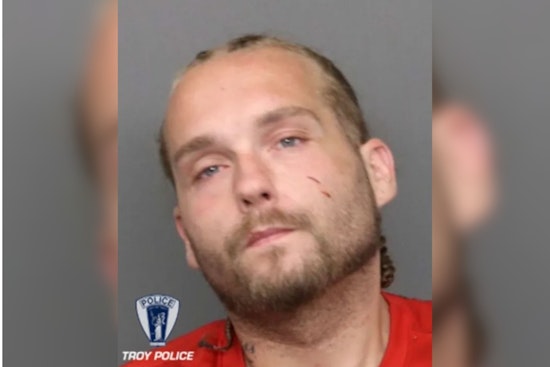 Detroit Man Accused Of Stealing Food, Brawling At Troy Gas Station