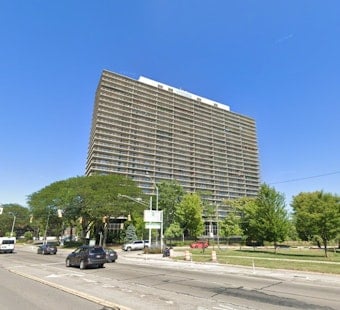 Detroit Riverfront High-Rise Offloaded On The Cheap As Tenants Brace For Next Act