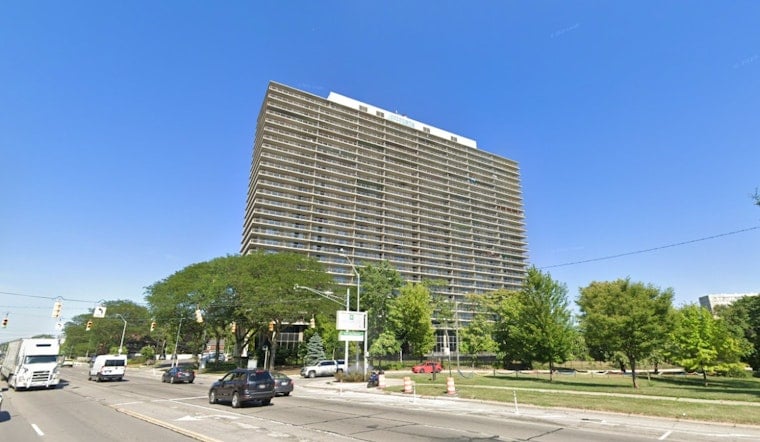 Detroit Riverfront High-Rise Offloaded On The Cheap As Tenants Brace For Next Act