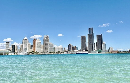Detroit Warms From Sunny Thursday To Stormy Saturday