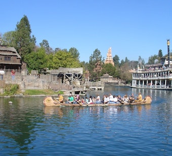 Disneyland Custodian Peels Off Shirt, Slips Into Rivers of America in Front of Guests