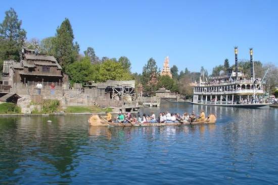 Disneyland Custodian Peels Off Shirt, Slips Into Rivers of America in Front of Guests